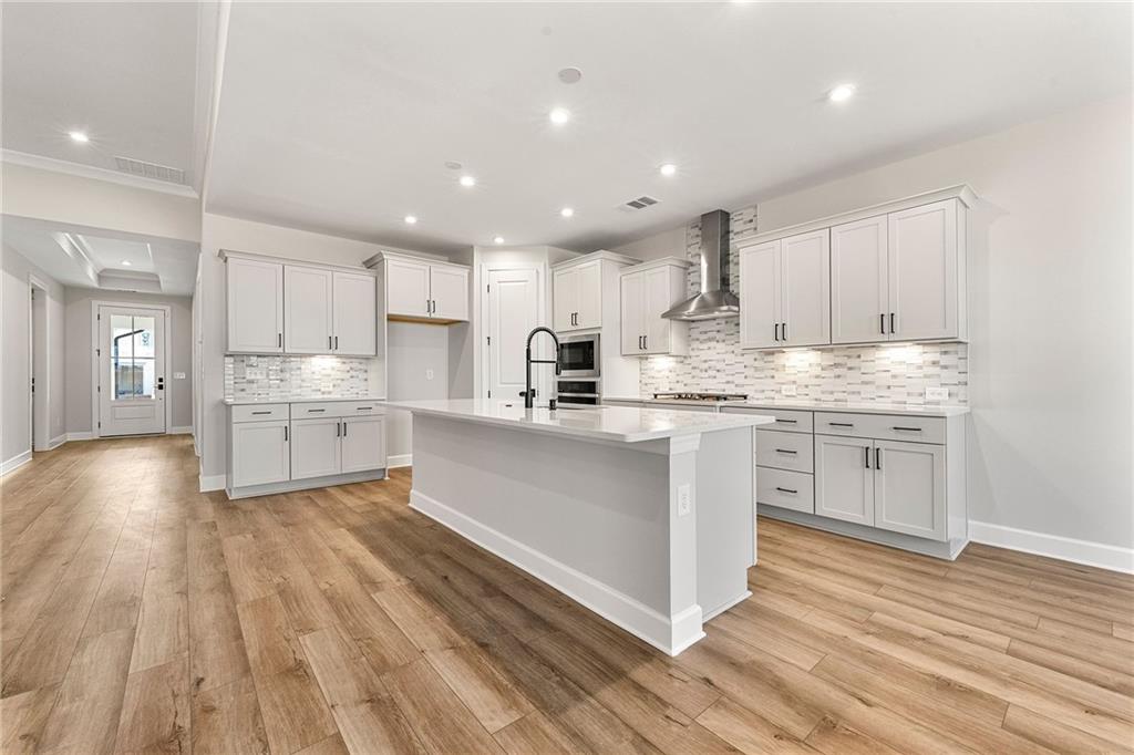 290 Conway Trail