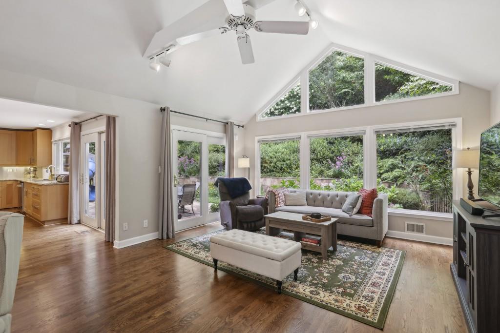 390 W Spalding Drive