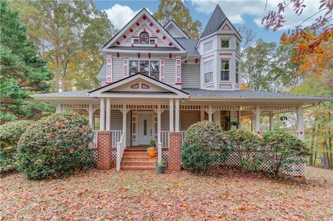 A home in Hoschton