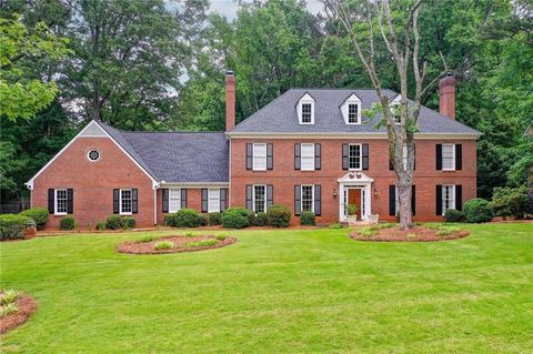 Homes For Sale - 625 River Chase Point<br/> Atlanta, GA 30328