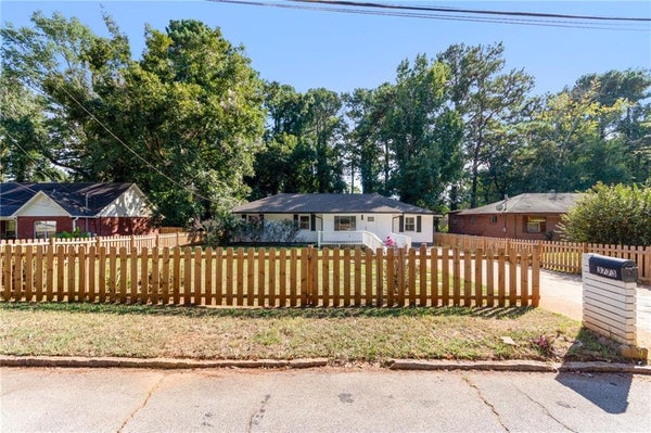 3773 LARKSPUR TER, DECATUR, GA 30032 - Image 98ec3eeefe75dbbca9fb3c81a9aae056/1863793319
