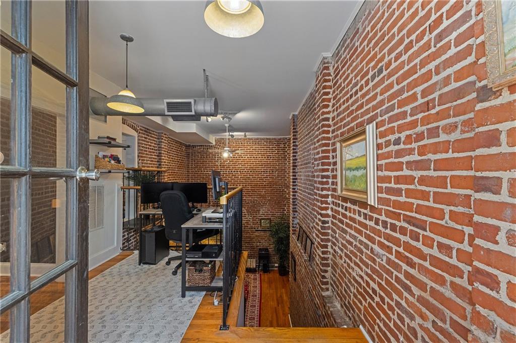 155 3rd Street NE 12