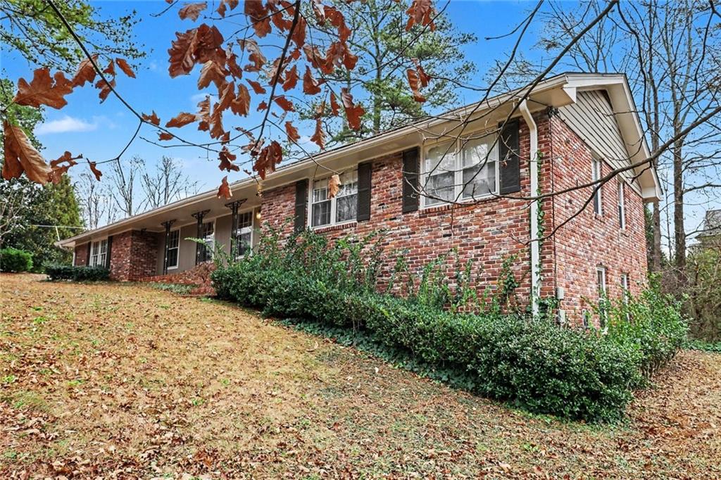 2327 Bry Mar Drive NE