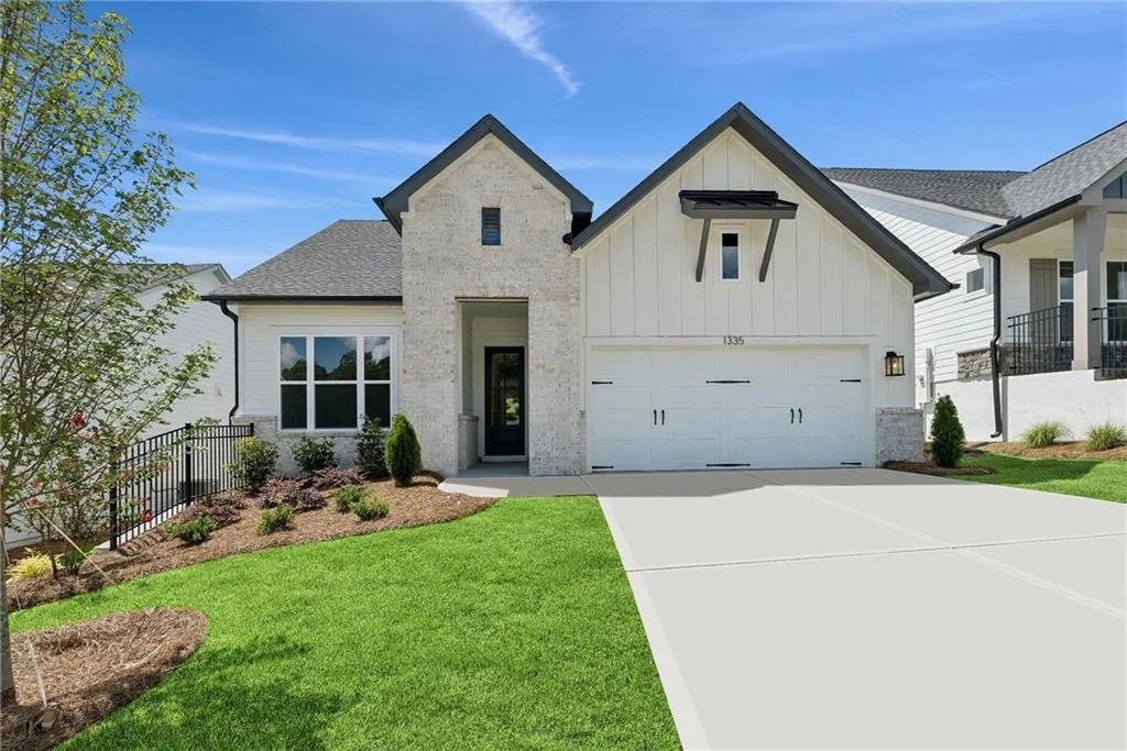 1335 Autumn Lake Drive SW