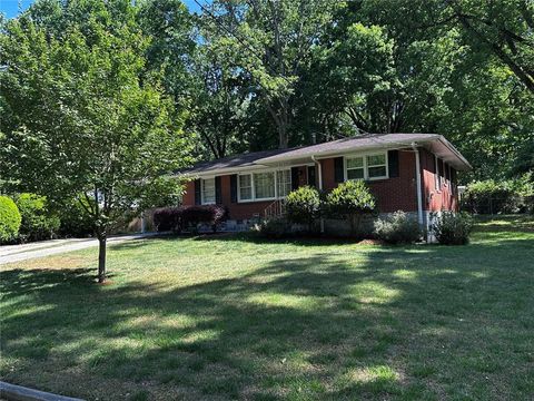 Photo of 126 Ingleside Drive, Jonesboro, GA 30236 (MLS # 7757412)