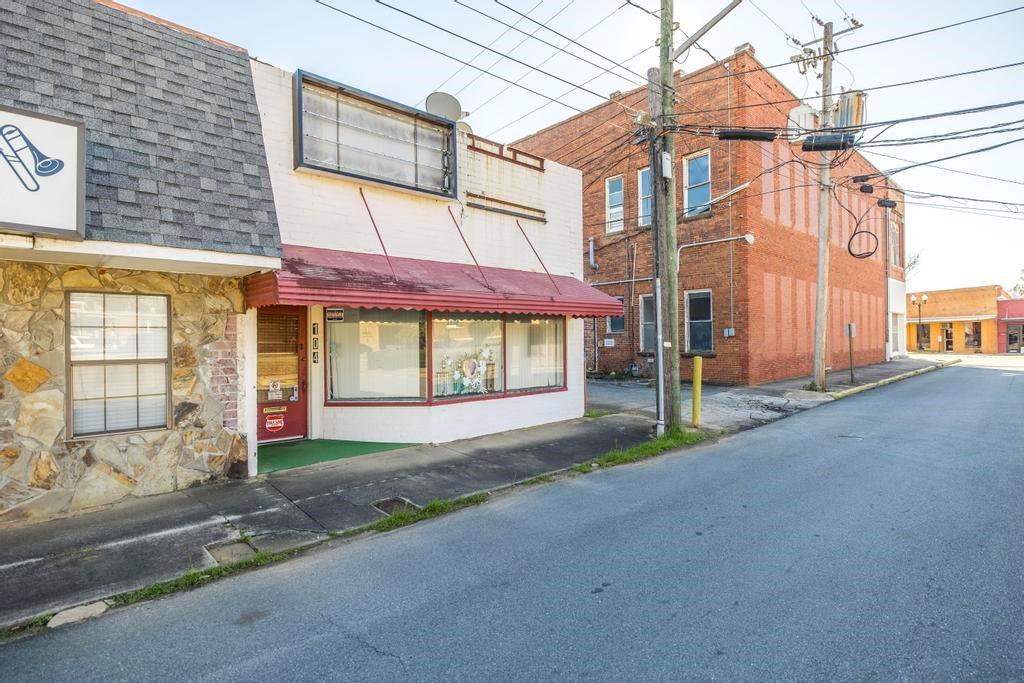 104 Anderson Avenue