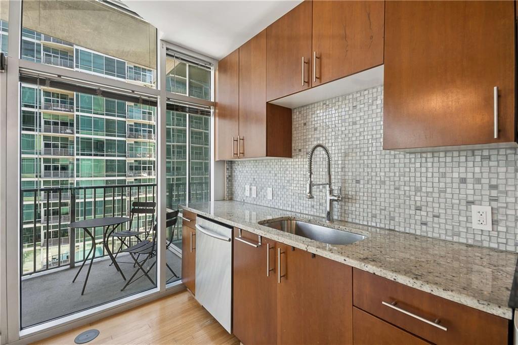 923 Peachtree Street NE 1332