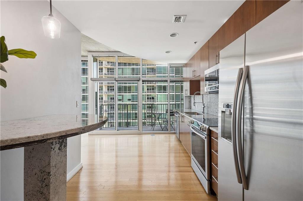 923 Peachtree Street NE 1332