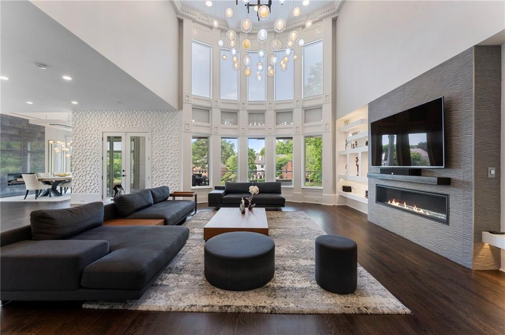 1145 Lake Shore Overlook