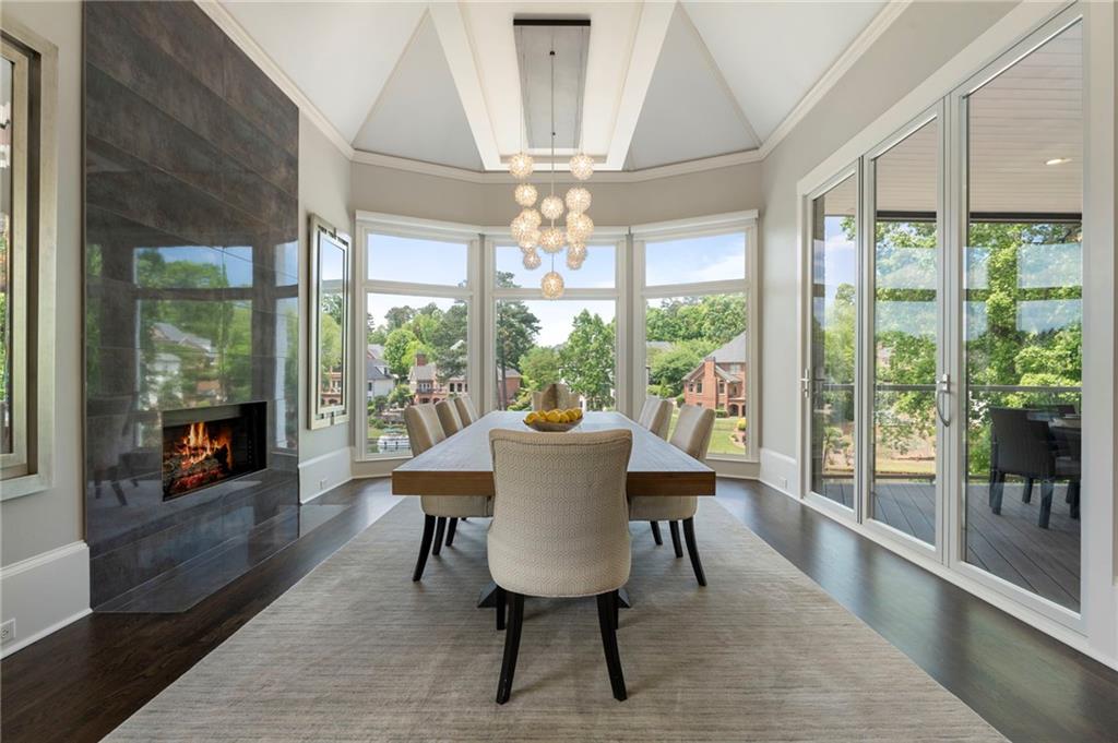 1145 Lake Shore Overlook