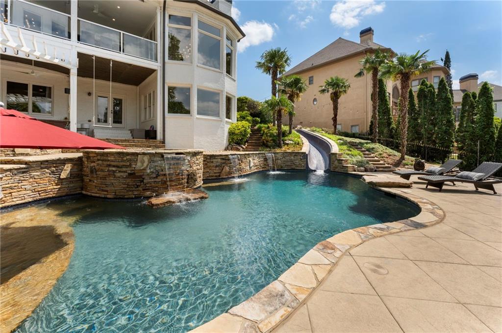 1145 Lake Shore Overlook