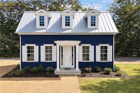 Homes For Sale - 126 Morgan Street<br/> Senoia, GA 30276