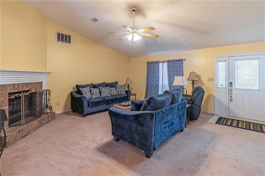 515 Sunnyhill Drive, Jonesboro, Georgia image 4