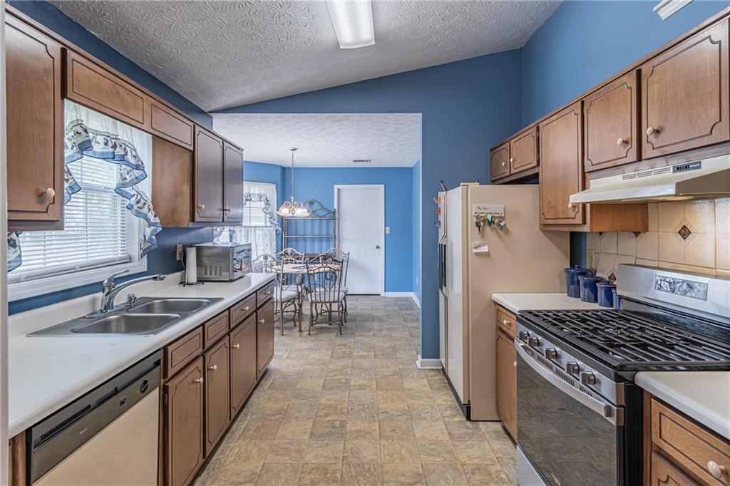 515 Sunnyhill Drive, Jonesboro, Georgia image 9