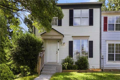 Townhouse For Sale - 1471 Inverness Drive<br/> Stone Mountain, GA 30083