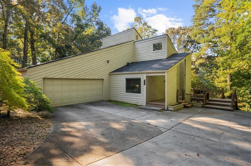 3296 Leeds Way