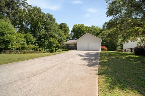 Homes For Sale - 921 Pace Road<br/> Hiram, GA 30141