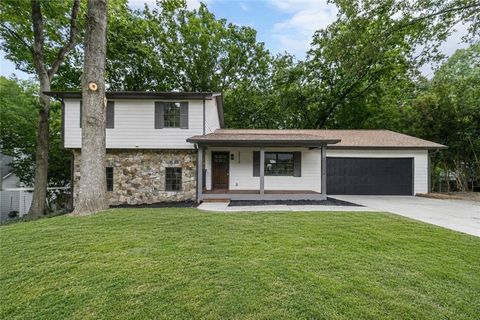 Homes For Sale - 2273 Ivy Crest Drive<br/> Buford, GA 30519