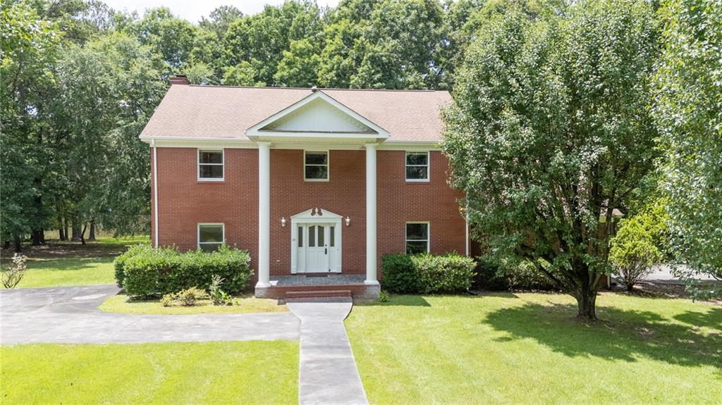 145 Lakewood Drive SE