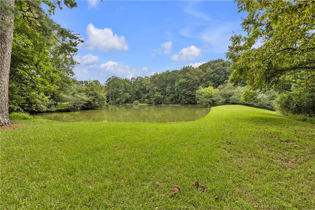 145 Lakewood Drive SE