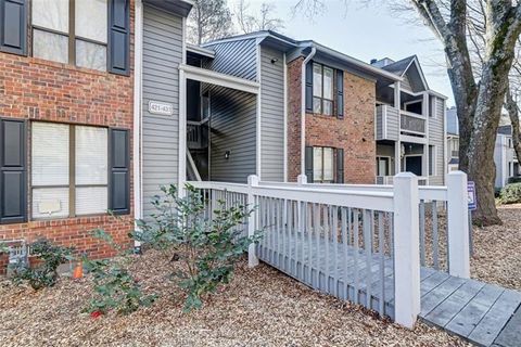 Photo of 527 Warm Springs Circle, Roswell, GA 30075 (MLS # 7752639)