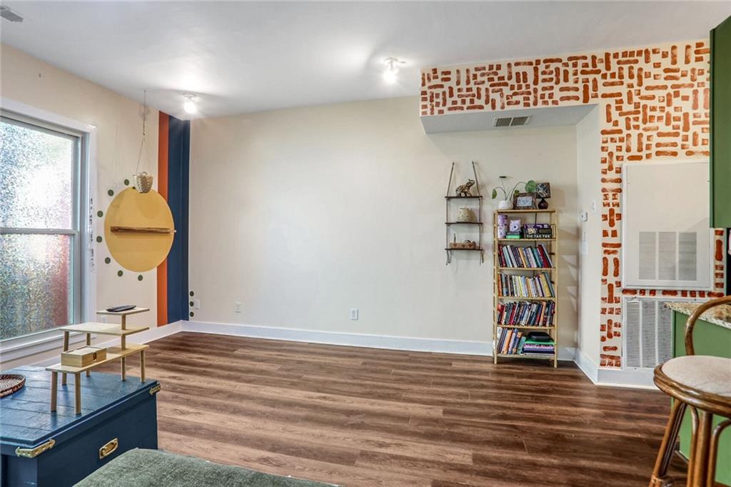 1195 MILTON TERRACE SE 2203