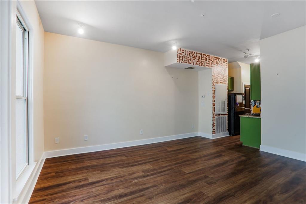 1195 MILTON TERRACE SE 2203