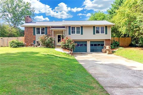 Single Family Residence in Cartersville GA 97 Bishop Drive.jpg