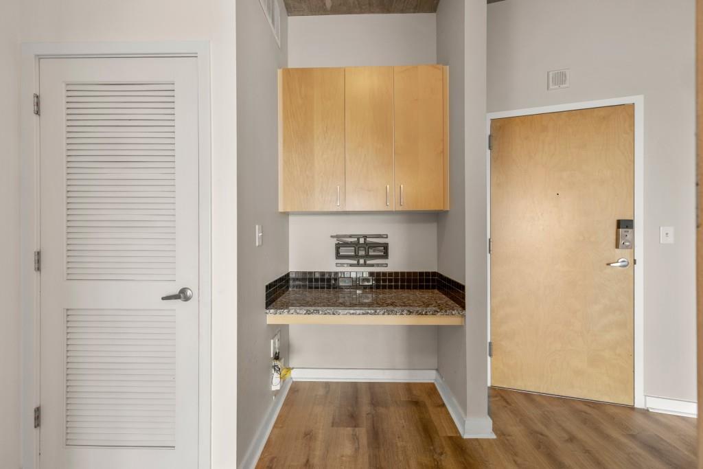 943 Peachtree Street NE 1217