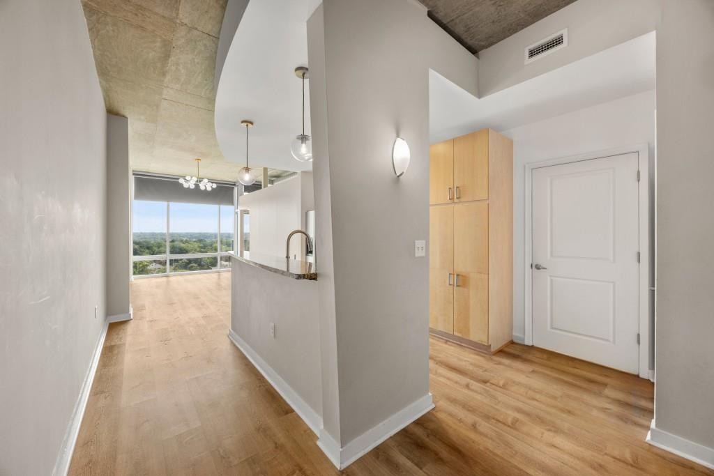 943 Peachtree Street NE 1217