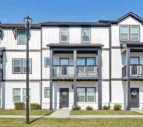 823 Mackay Creek Woodstock GA 30188