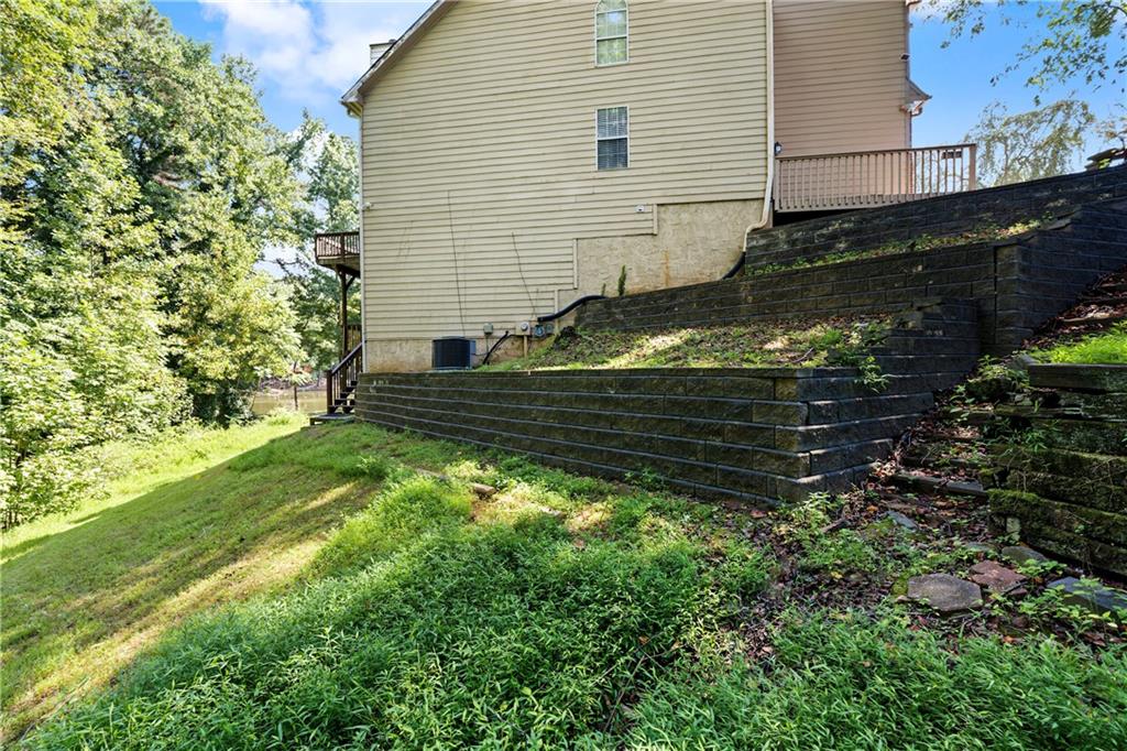 873 Edgewater Circle