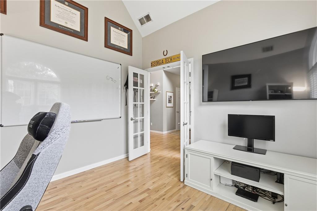 1113 Glenrose Drive SE