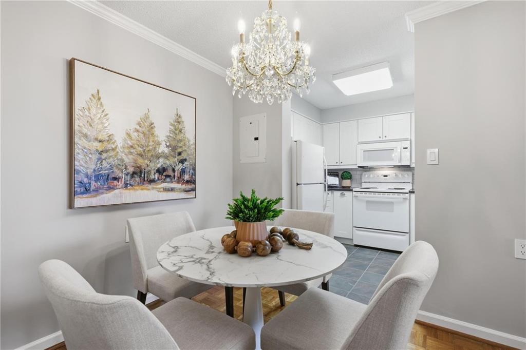 1800 Clairmont Lake 719