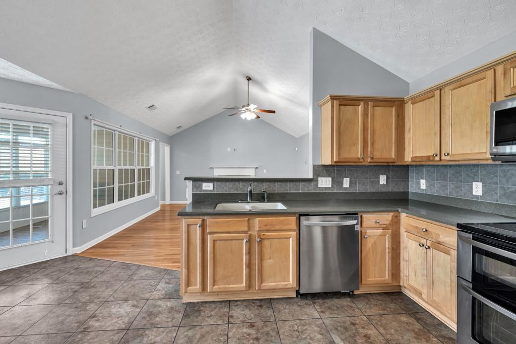 687 Majesty Crossing, Winder, Georgia image 10