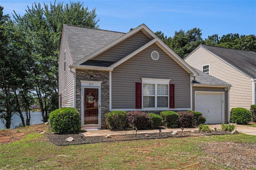 855 Lakeside Circle