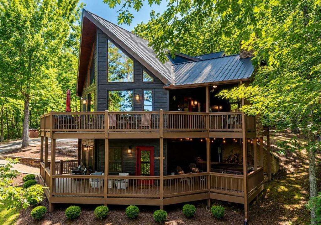 901 Stuart Mountain Road