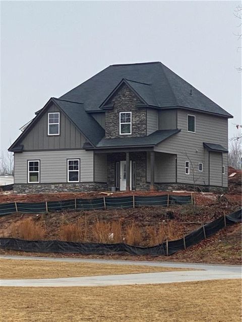 A home in Toccoa