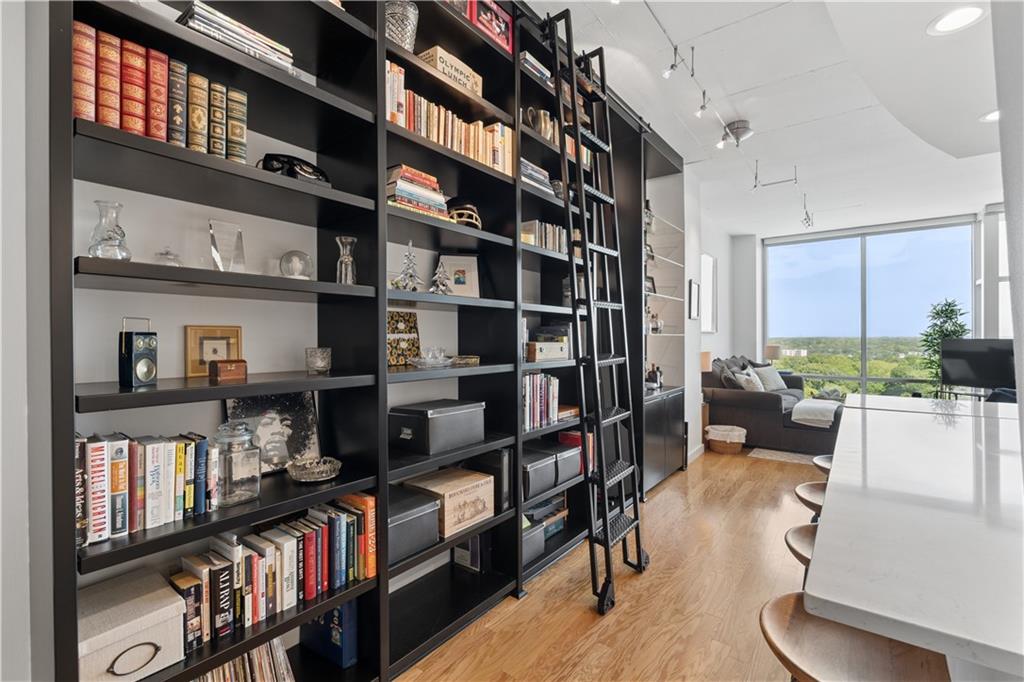 943 Peachtree Street NE 1415