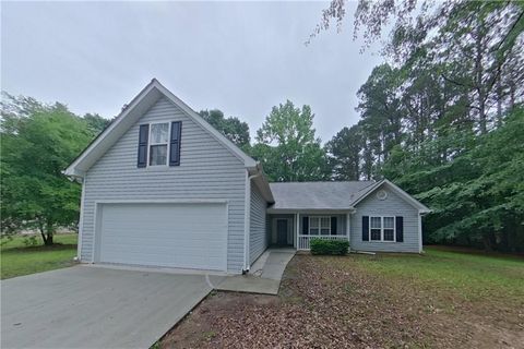 Homes For Rent - 6050 Fieldwood Lane<br/> Loganville, GA 30052