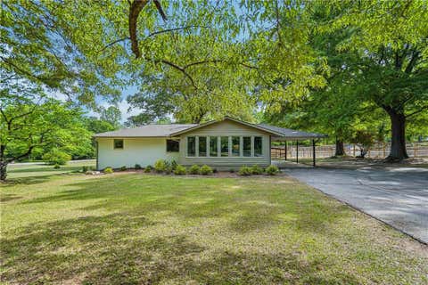 Homes For Sale - 1679 Seayes Road<br/> Mableton, GA 30126