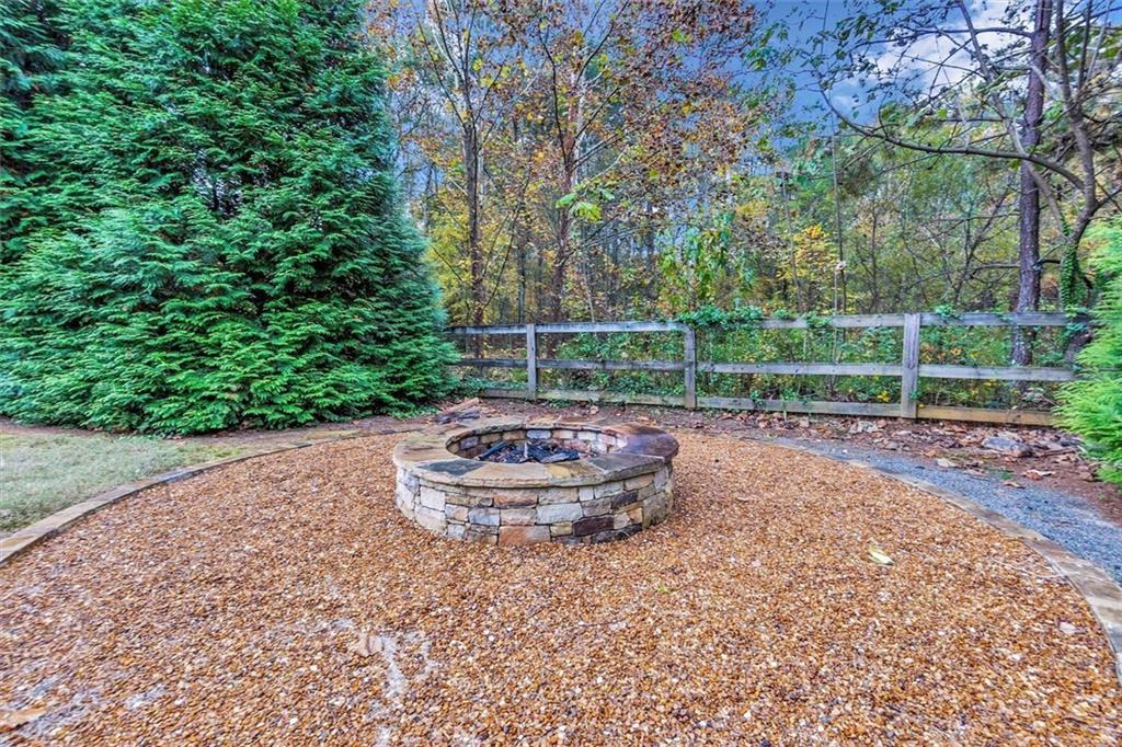 LENORE PLACE - Residential