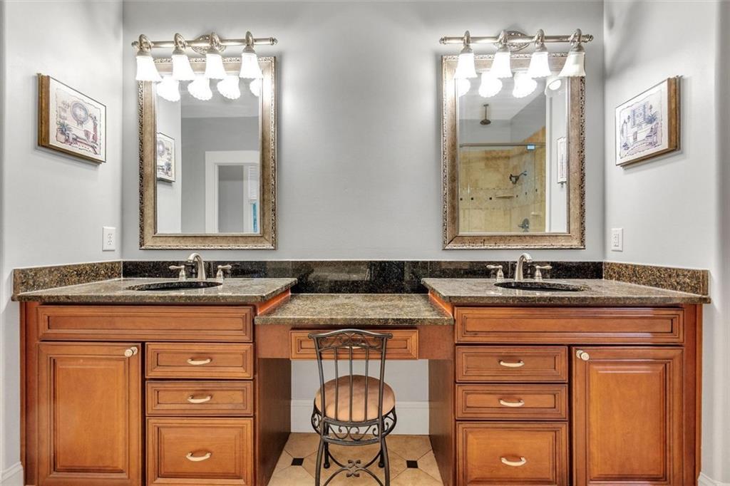 LENORE PLACE - Residential