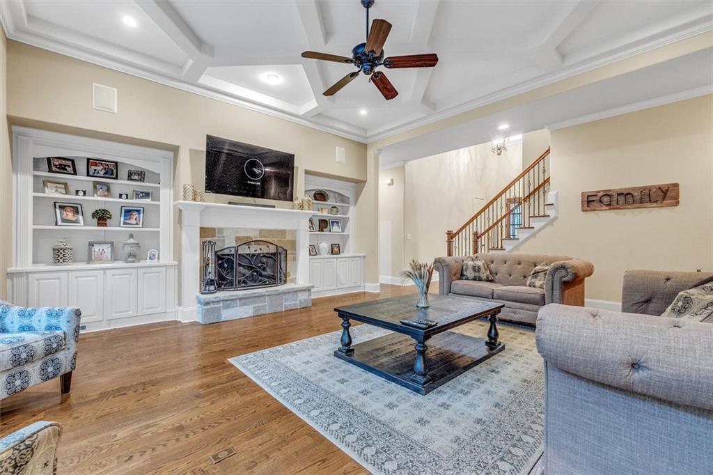 LENORE PLACE - Residential