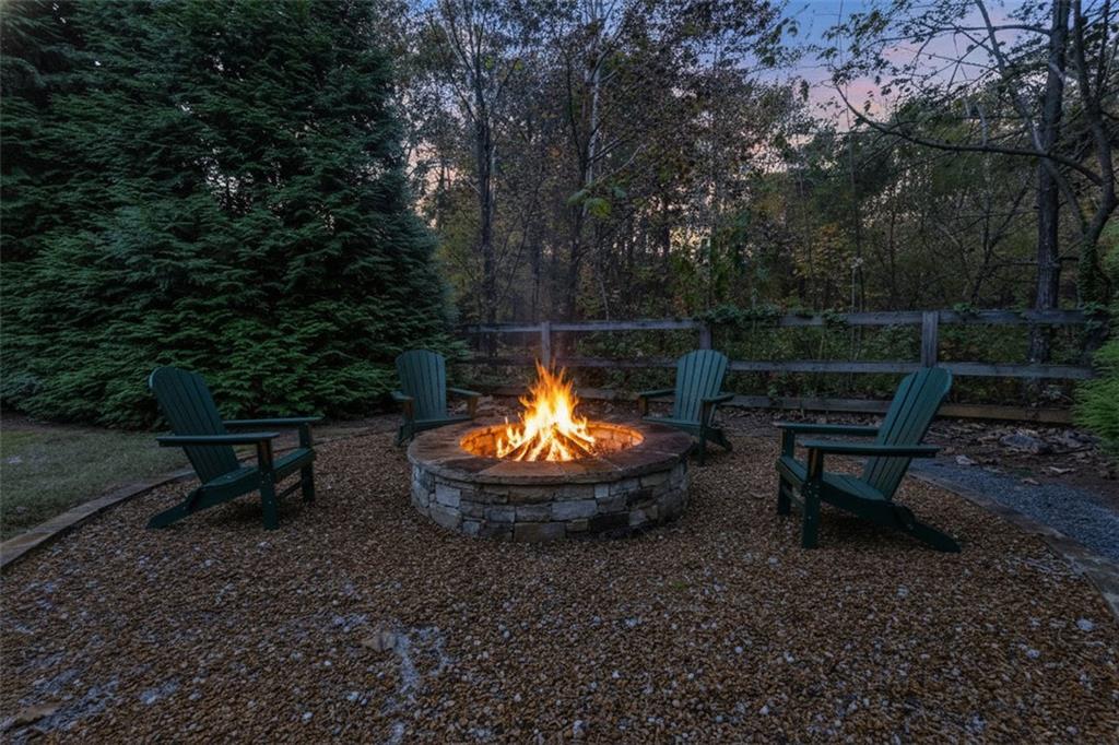 LENORE PLACE - Residential