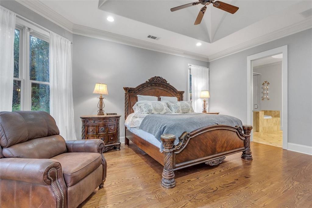 LENORE PLACE - Residential