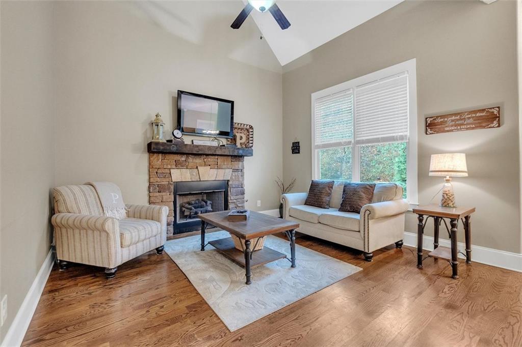 LENORE PLACE - Residential