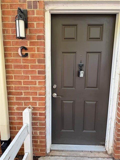 Townhouse For Sale - 7750 Roswell Road #8C<br/> Sandy Springs, GA 30350