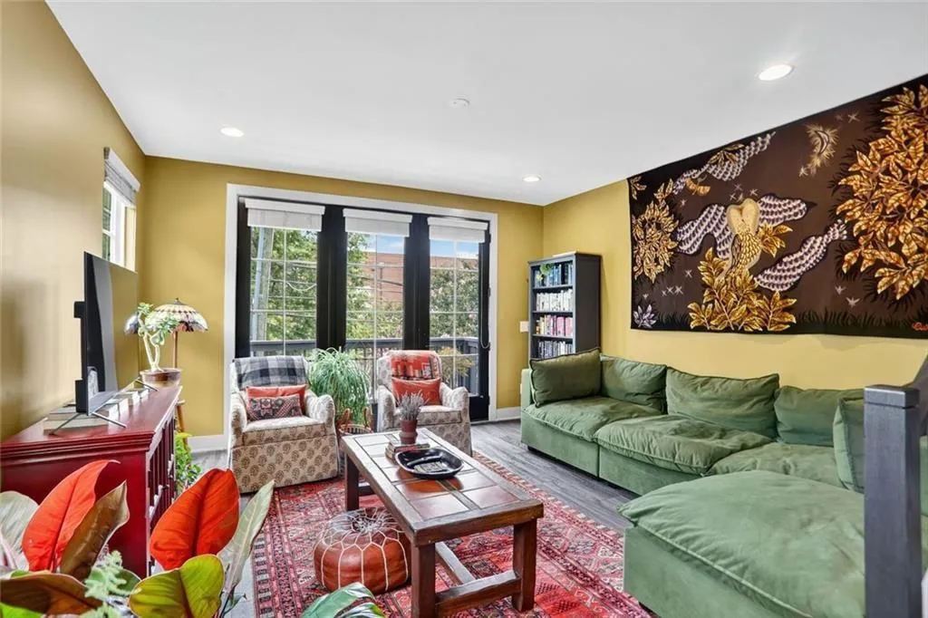 Atlanta, Georgia 30307, United States, 3 Bedrooms Bedrooms, ,4 BathroomsBathrooms,Residential,Active,214608