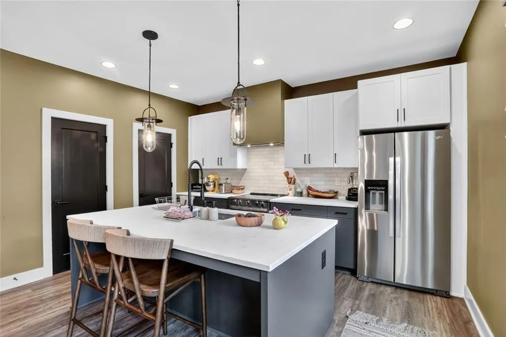 Atlanta, Georgia 30307, United States, 3 Bedrooms Bedrooms, ,4 BathroomsBathrooms,Residential,Active,214608